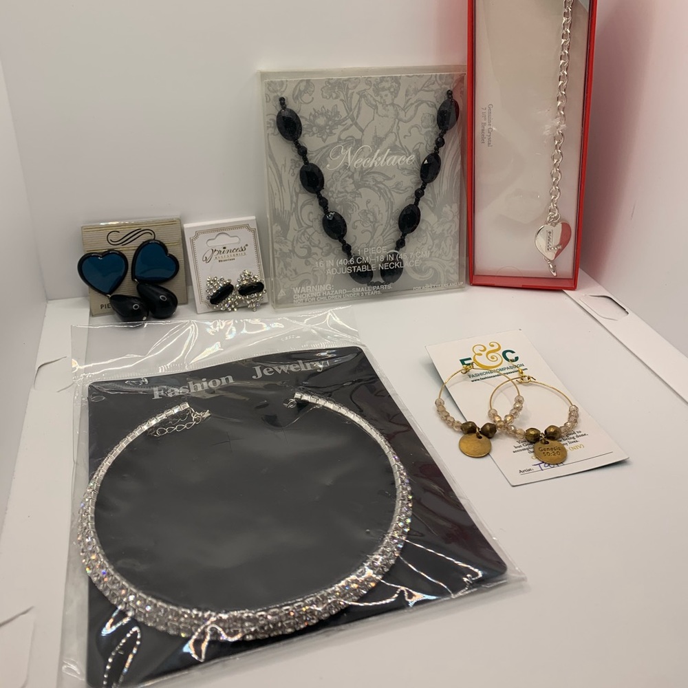 bundle of jewelry NWT